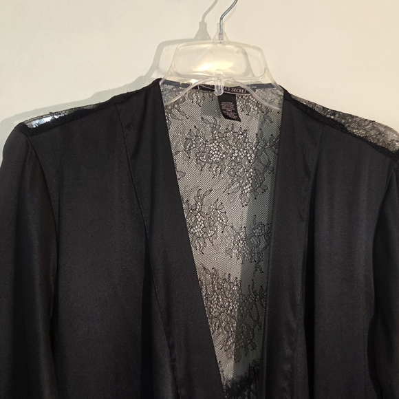 Victoria's Secret Robe - Picture 2 of 11